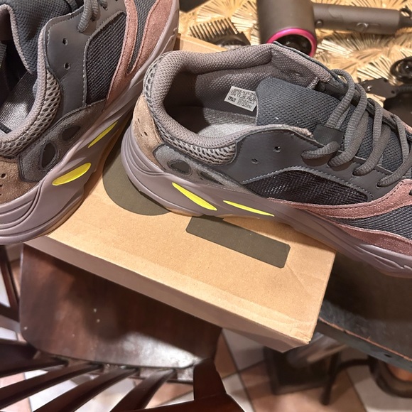 Yeezy 700 mauve - Picture 8 of 15
